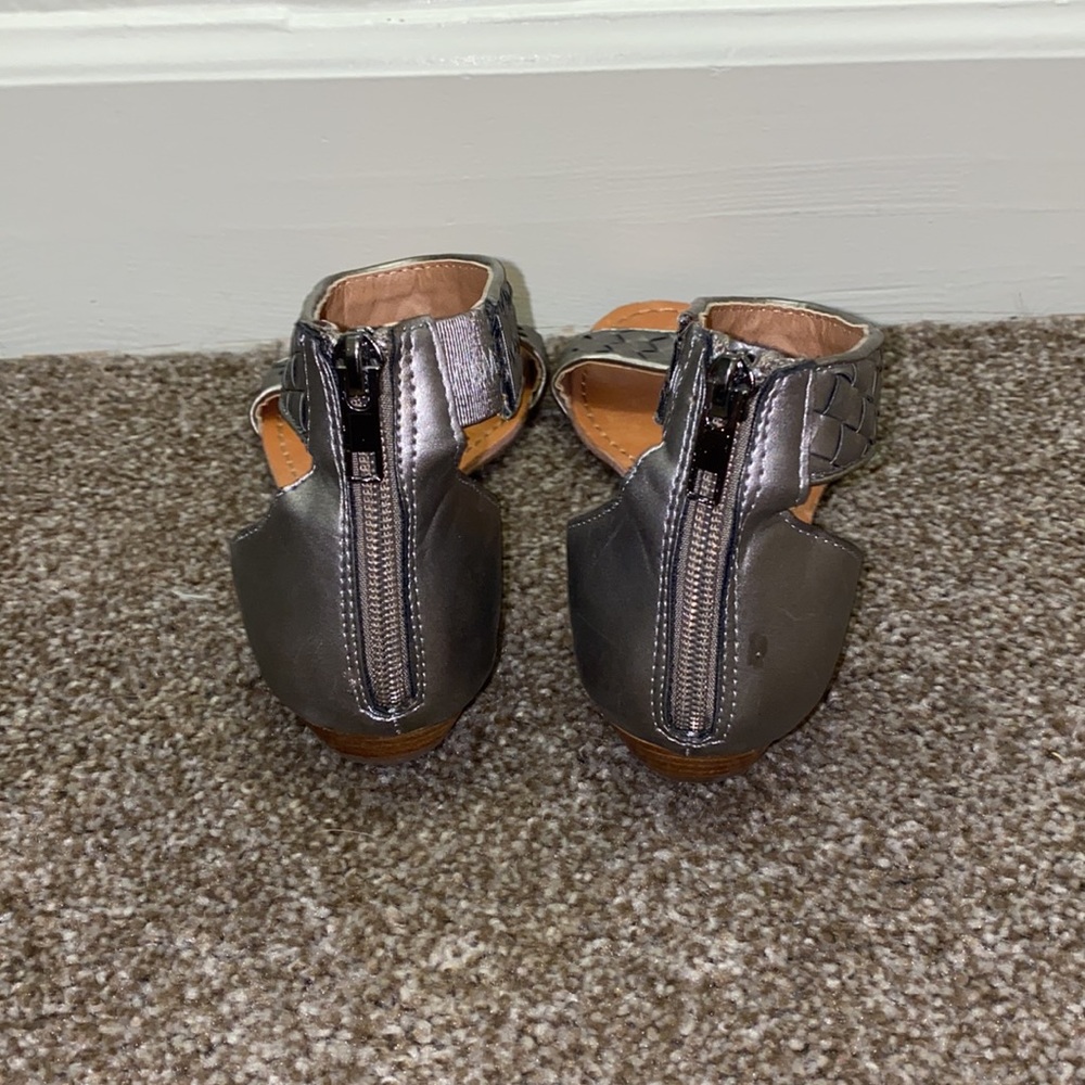 Sandals - Picture 3 of 4